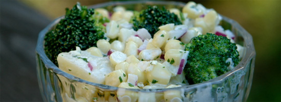 Kold kartoffelsalat med broccoli